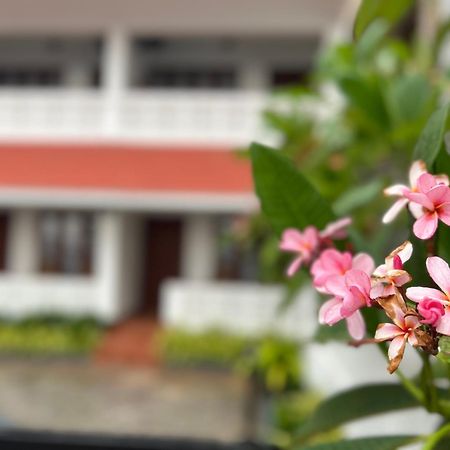 Buddha Beach Hotel Kovalam Bagian luar foto