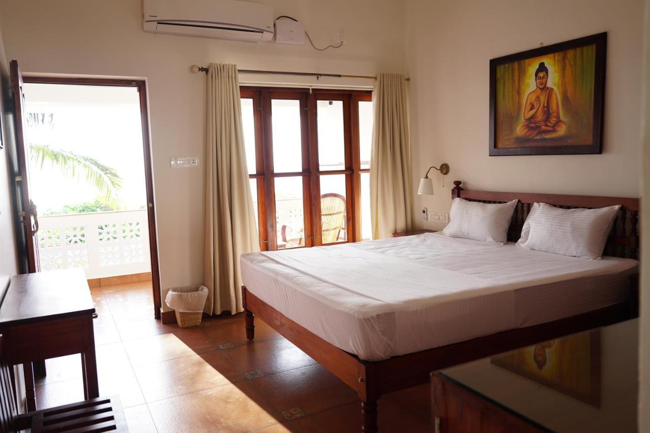 Buddha Beach Hotel Kovalam Bagian luar foto