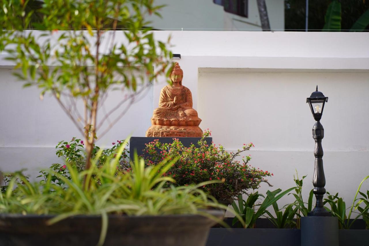 Buddha Beach Hotel Kovalam Bagian luar foto