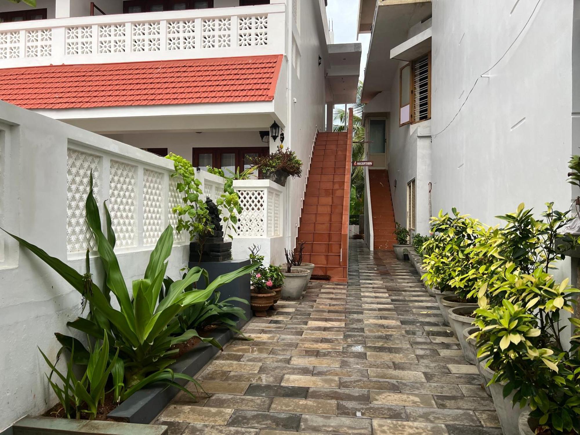 Buddha Beach Hotel Kovalam Bagian luar foto