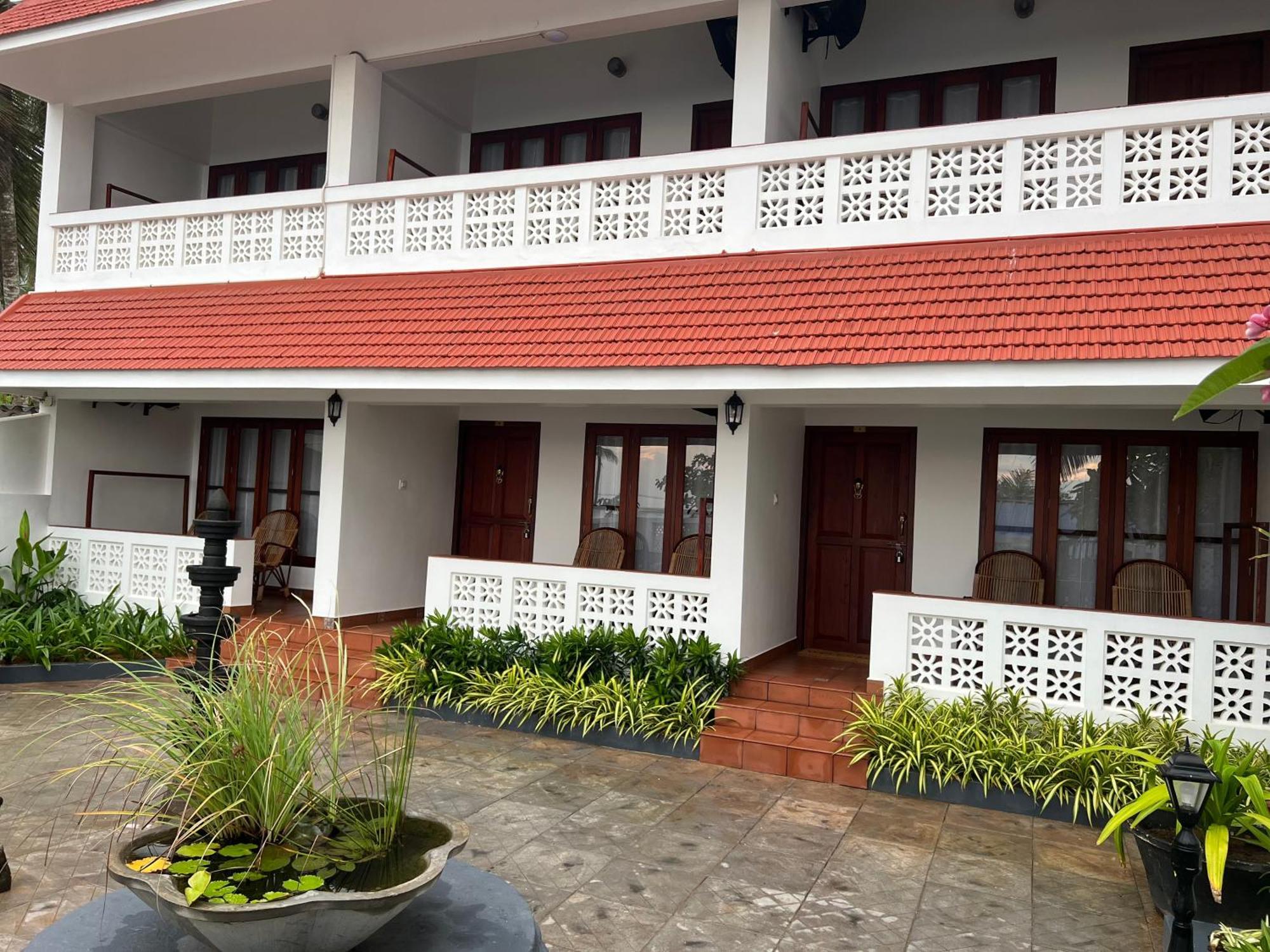 Buddha Beach Hotel Kovalam Bagian luar foto