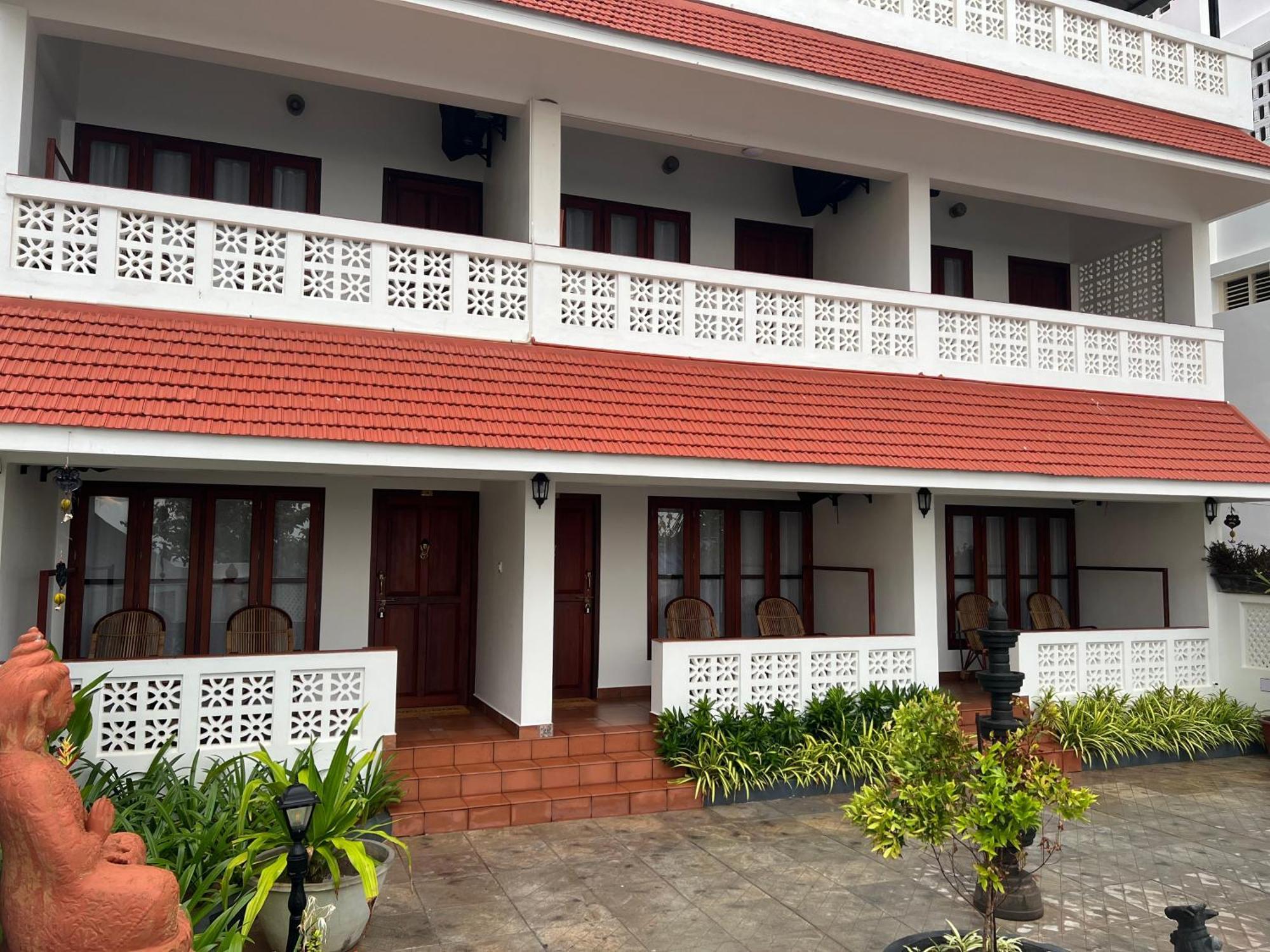 Buddha Beach Hotel Kovalam Bagian luar foto