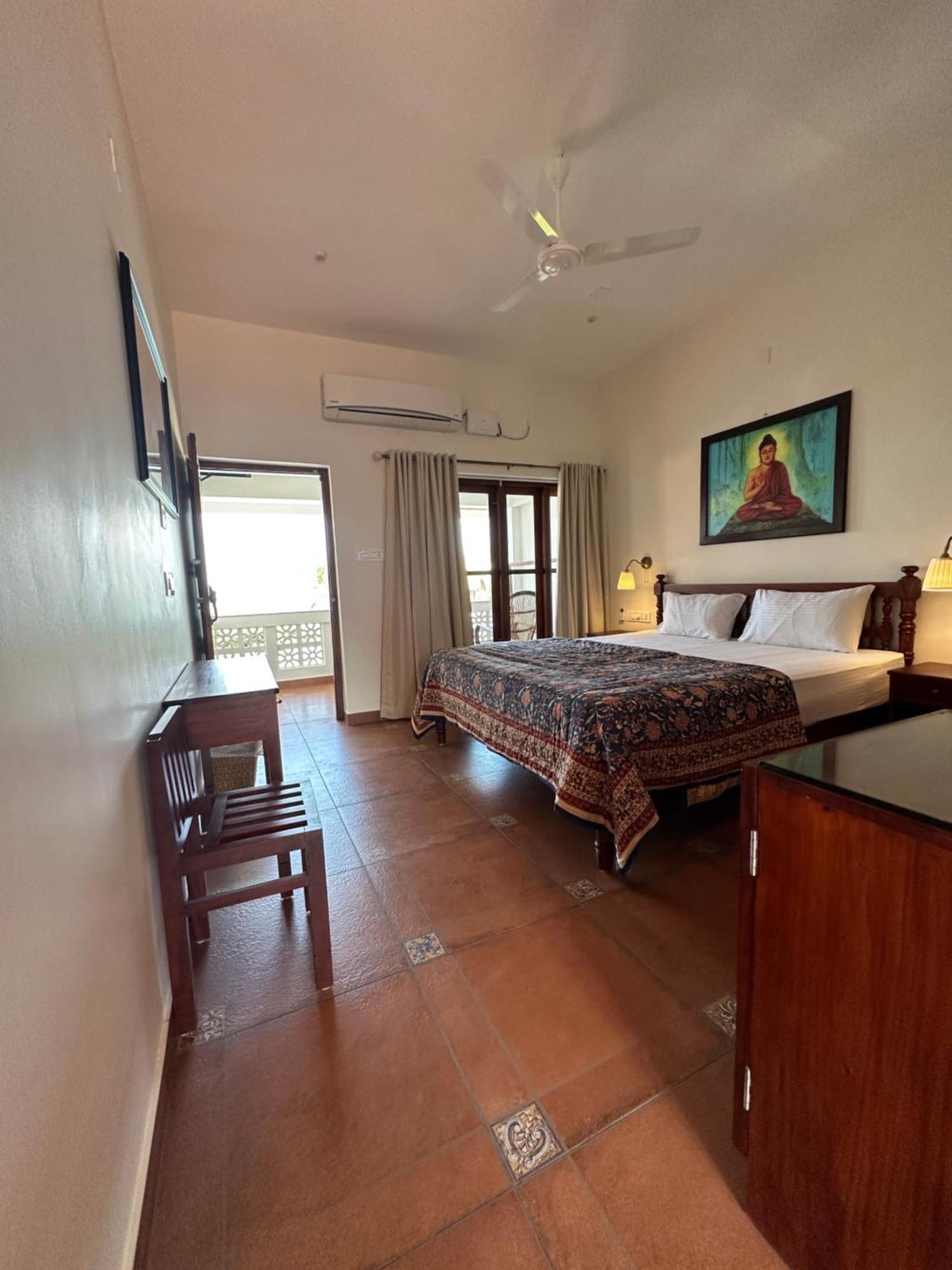 Buddha Beach Hotel Kovalam Bagian luar foto